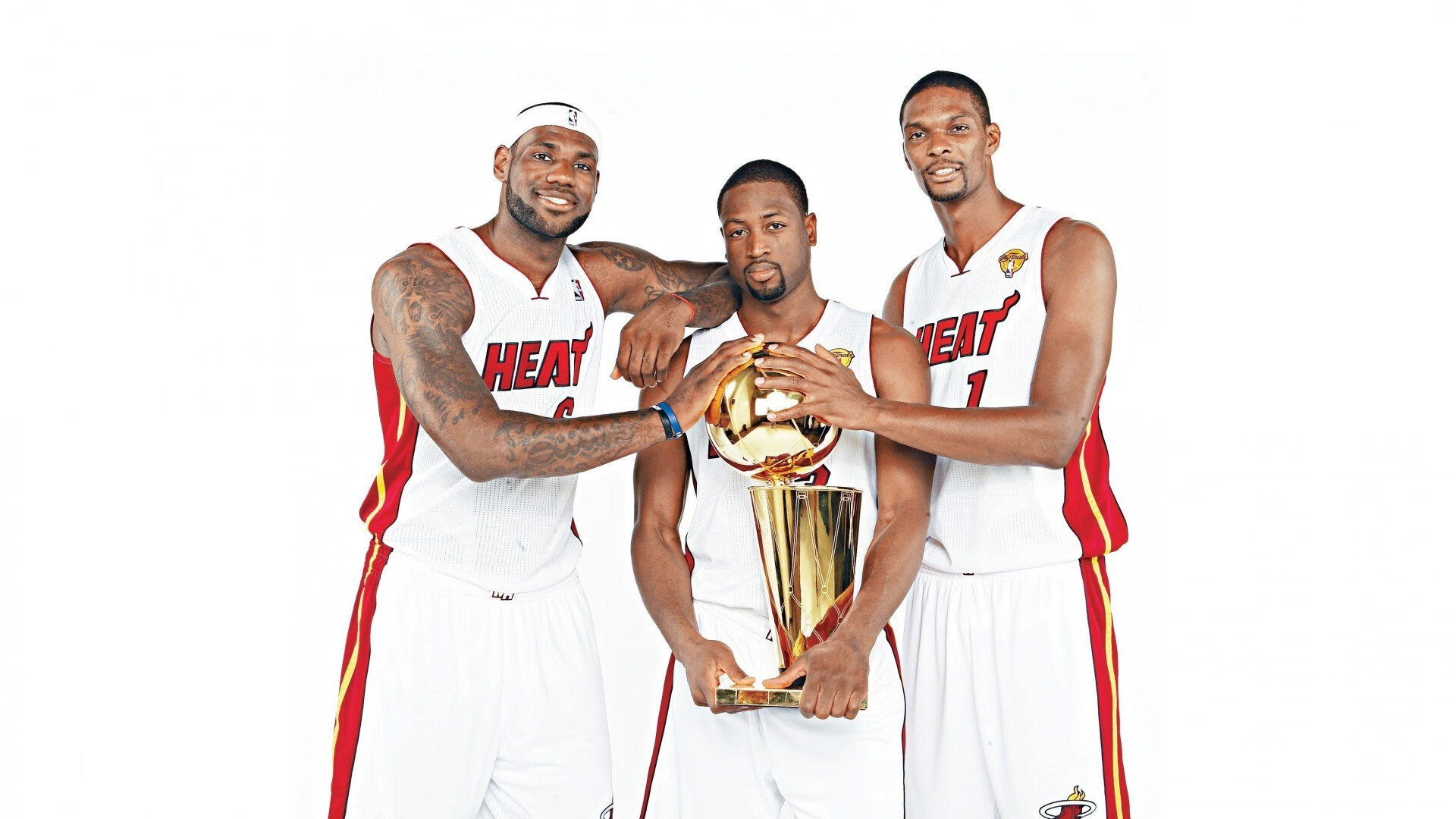 “秘技大公开：漂移与操控的极致表现”，漂移的操作要领